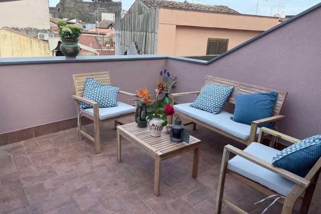 Donna Serena Aci Castello Exterior foto